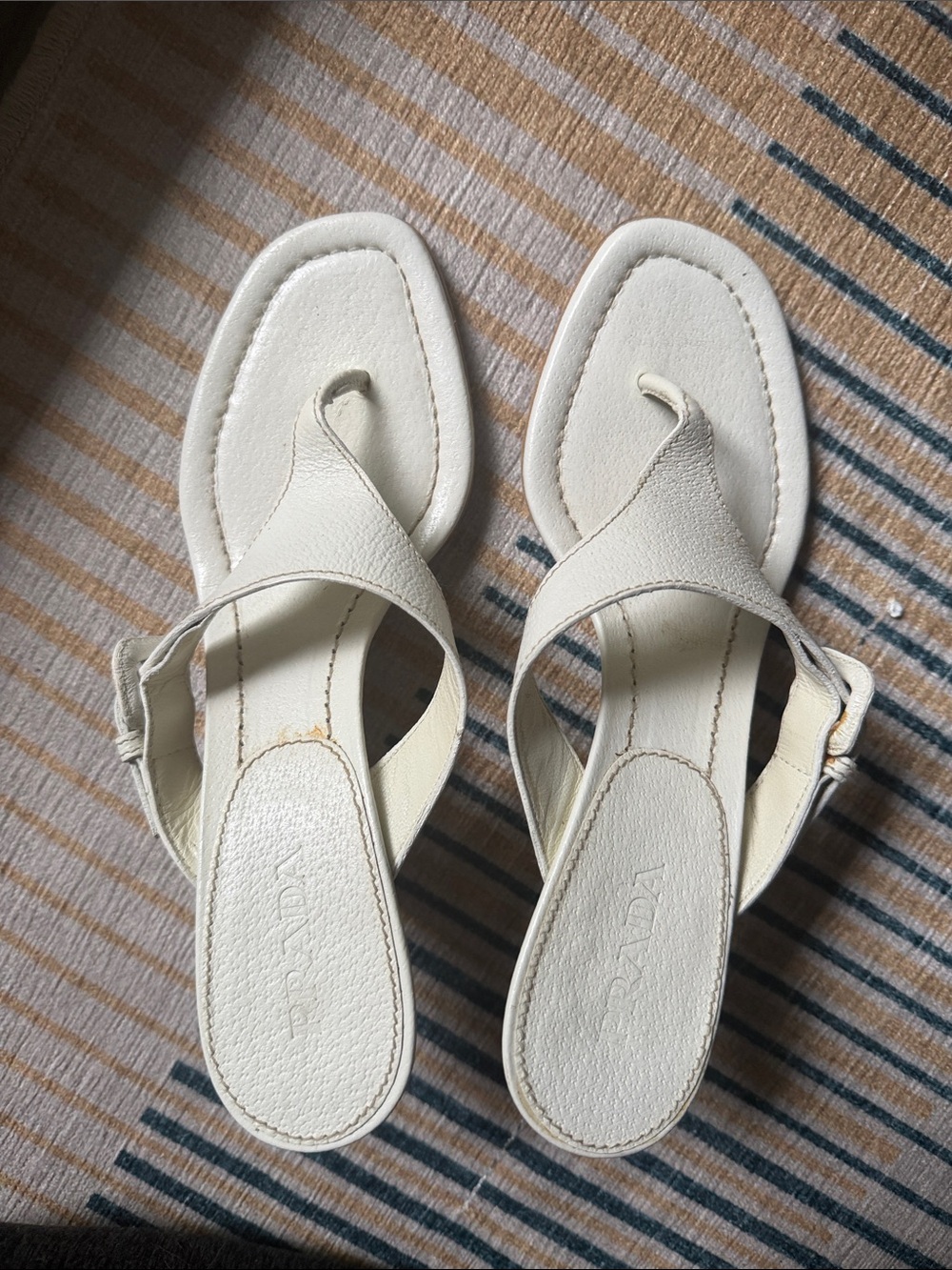 Prada leather thong buckle sandal - Picture 6 of 6